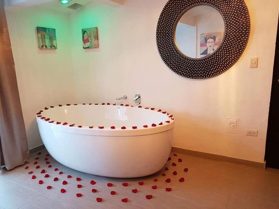 Bloom! Exclusive Boutique B&B (Adults Only) Playa del Carmen Kültér fotó